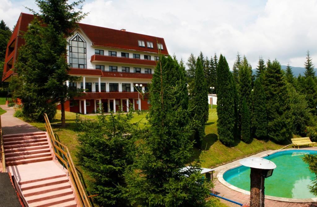 Perelka Natura Tour Hotel Cisna Exterior photo