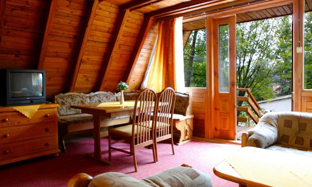 Perelka Natura Tour Hotel Cisna Exterior photo