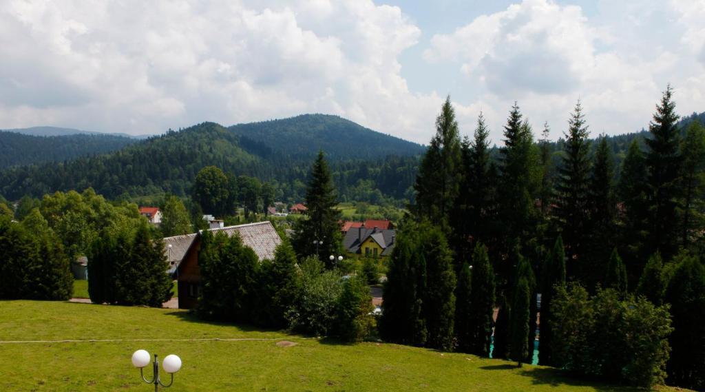 Perelka Natura Tour Hotel Cisna Exterior photo
