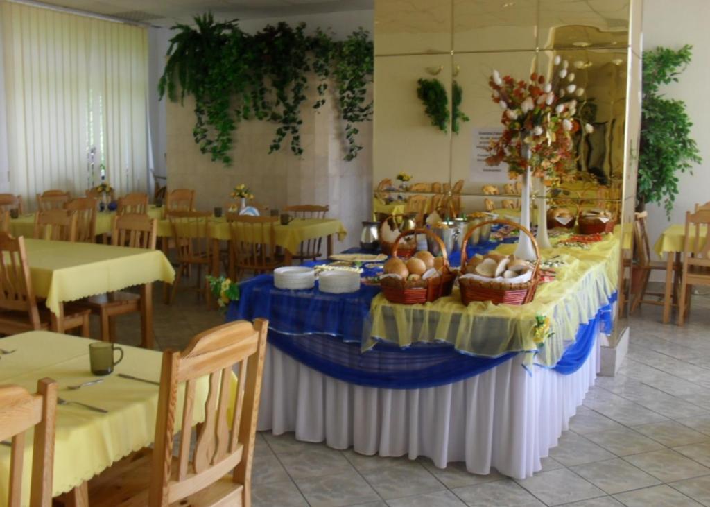 Perelka Natura Tour Hotel Cisna Exterior photo
