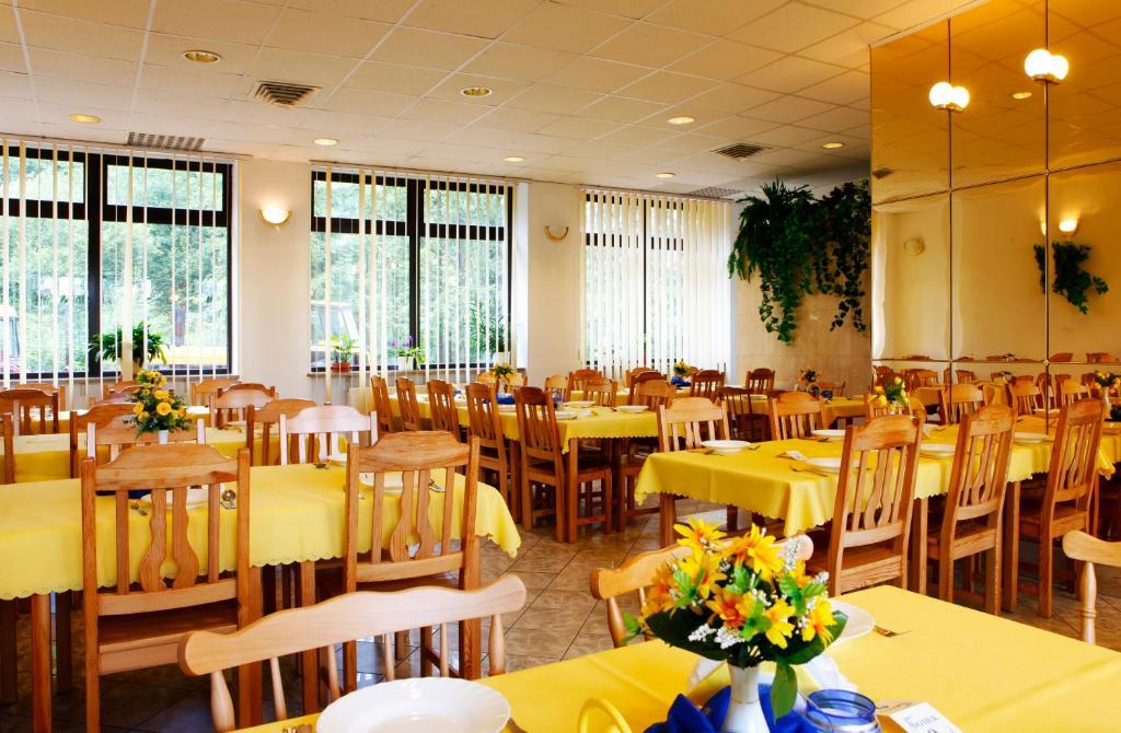 Perelka Natura Tour Hotel Cisna Exterior photo