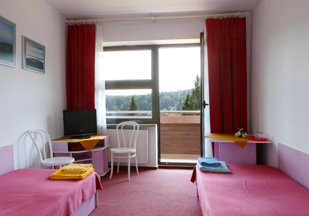 Perelka Natura Tour Hotel Cisna Exterior photo